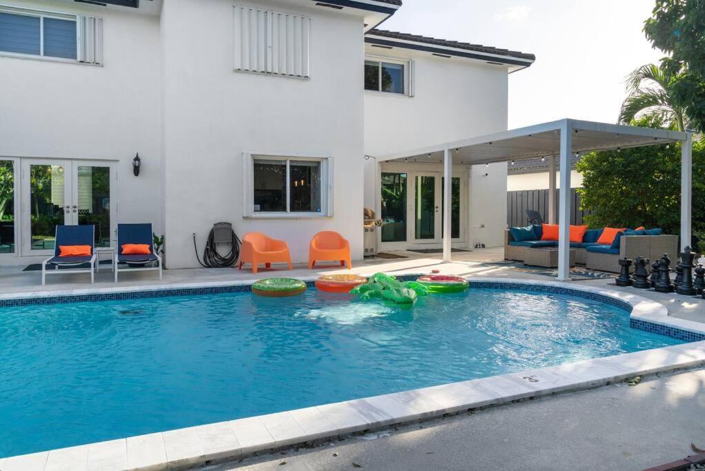 4 Bed 3 Bath Getaway Сasa de vacaciones