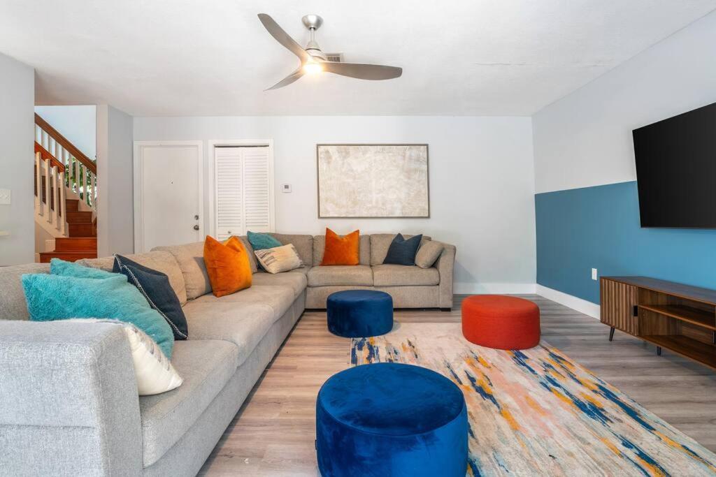 4 Bed 3 Bath Getaway Сasa de vacaciones Miami